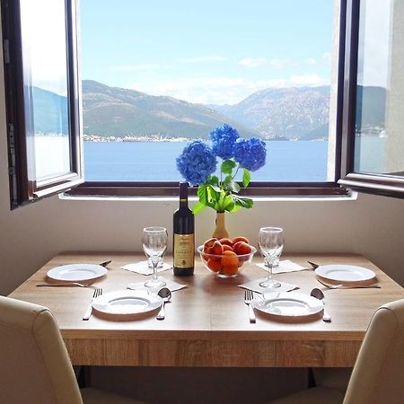 Blue Bay Apartments Krasići Exteriör bild